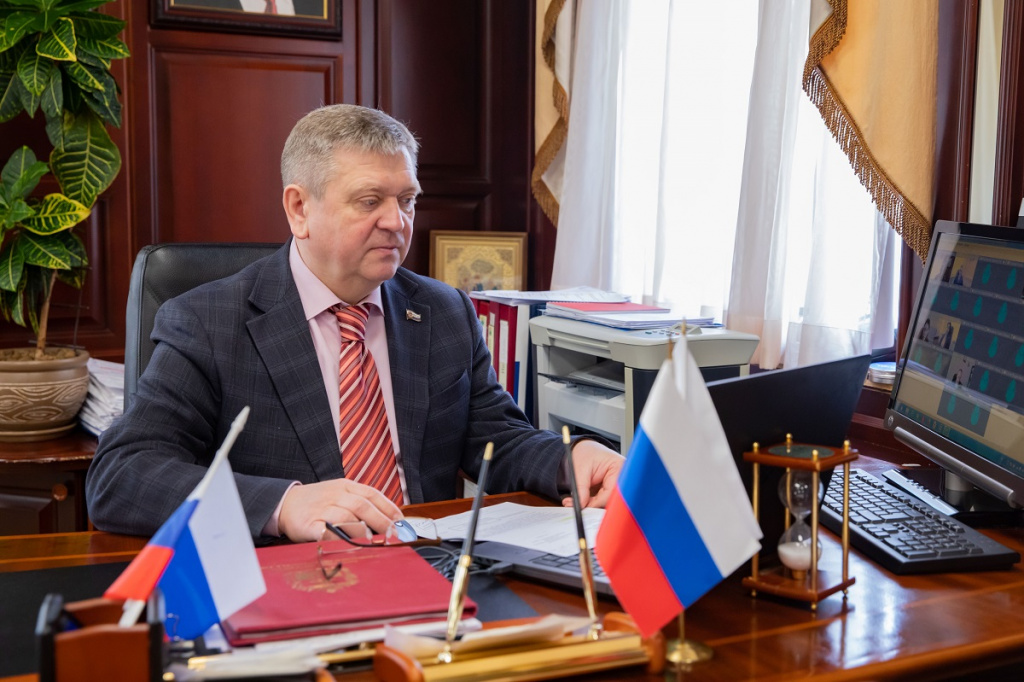 IIBR8317-Втекст.jpg IIBR8317-Втекст.jpg