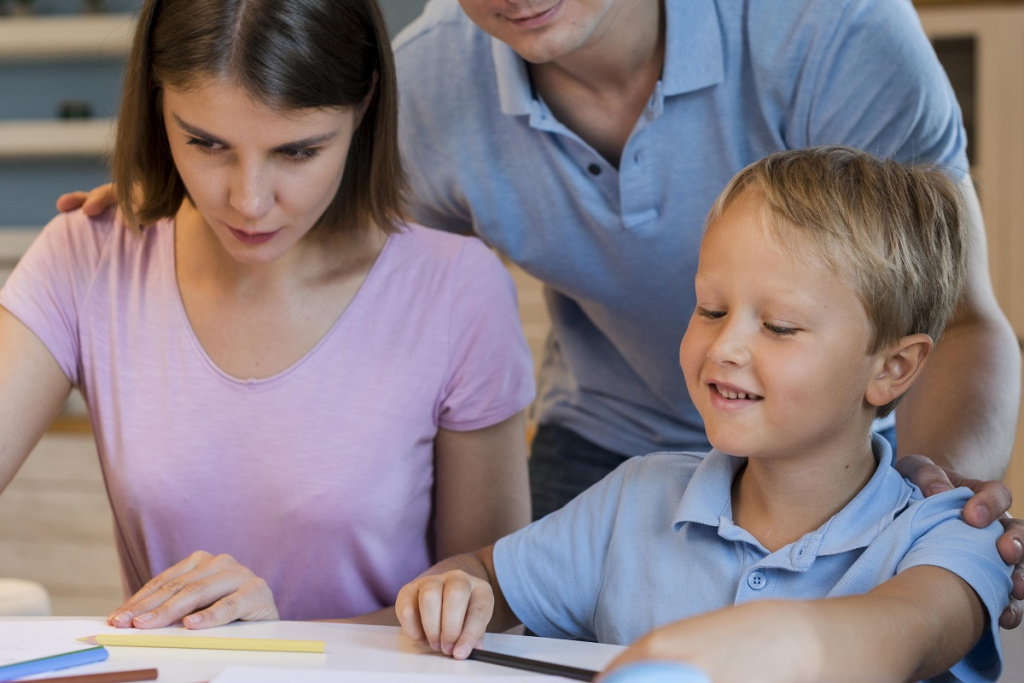 adorable-son-enjoying-time-with-parents 2.jpg adorable-son-enjoying-time-with-parents 2.jpg