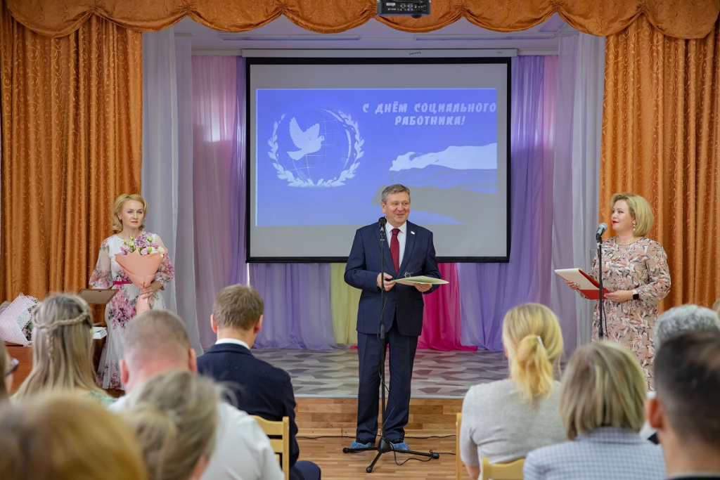 AIBR6441.jpg AIBR6441.jpg