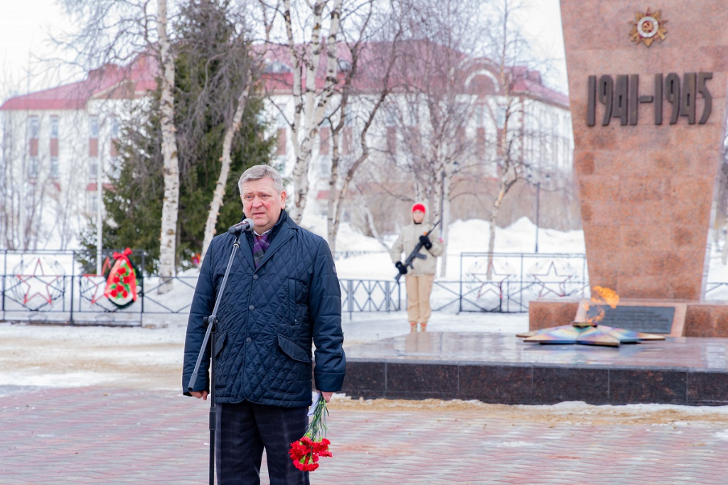 IIBR8575-Втекст.jpg